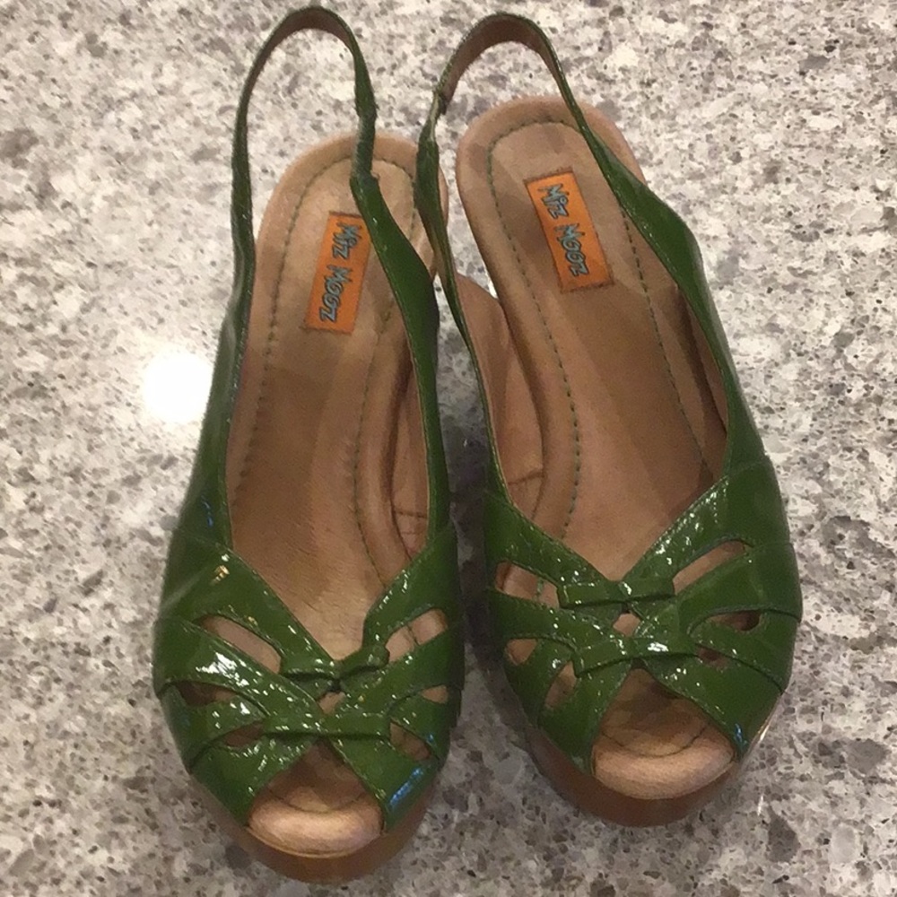 Miz Mooz Resto green patent shoes. 7.5